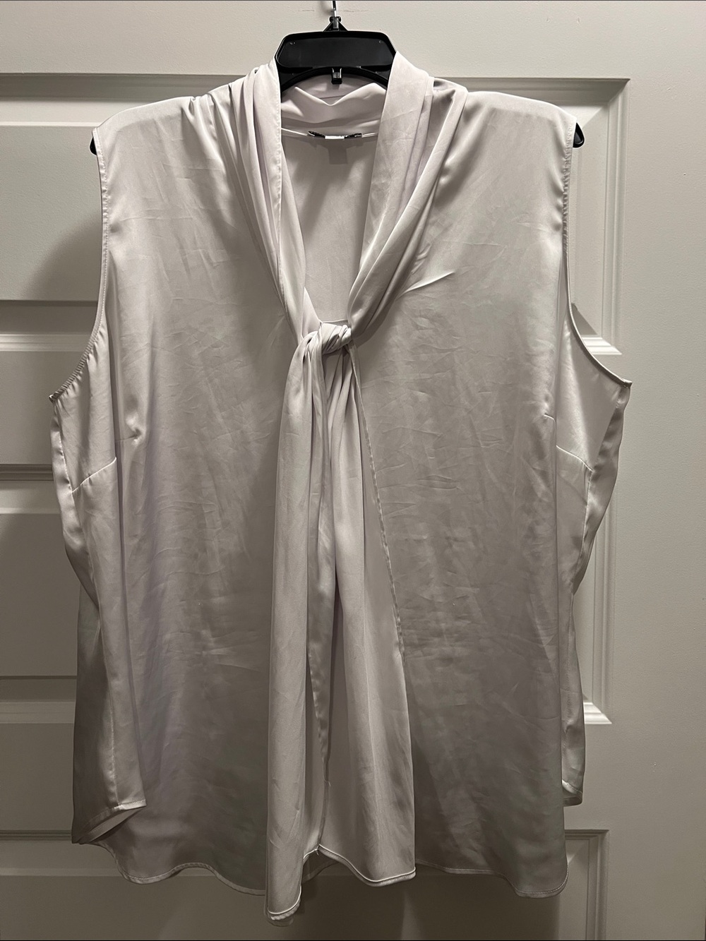 Bar III White Sleeveless Tie-Neck Blouse